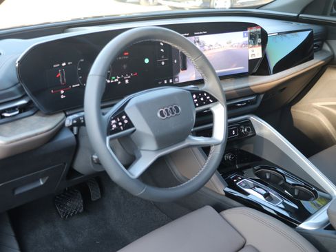 Used 2025 Audi Q5 Premium Plus image 14