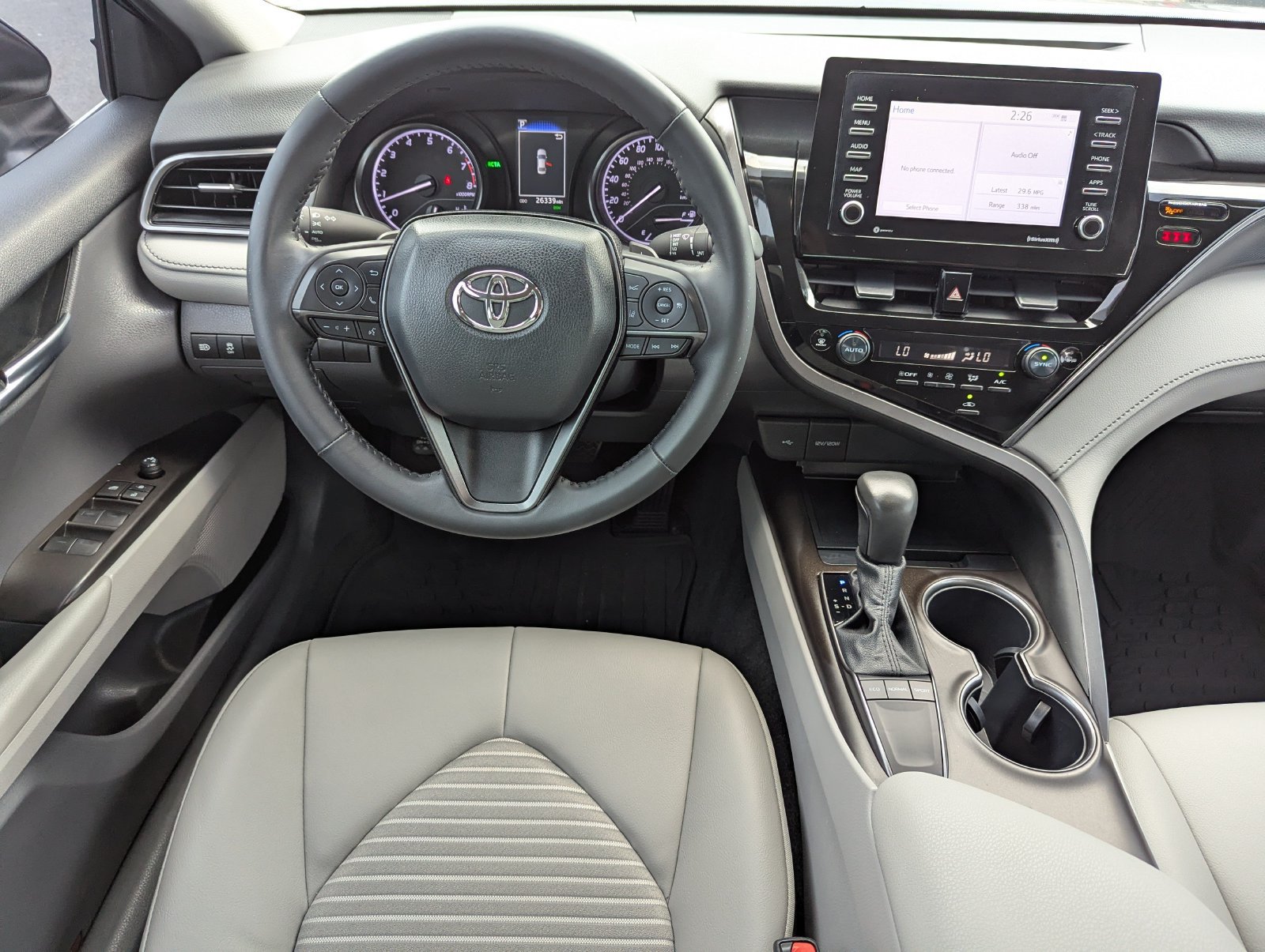 Used 2024 Toyota Camry SE w/ Convenience Package FWD image 18