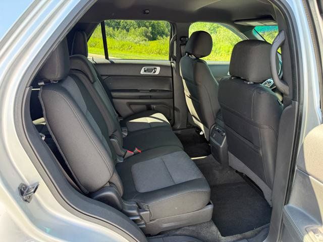 Used 2015 Ford Explorer XLT w/ Equipment Group 201A AWD/4WD image 19