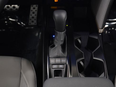 Used 2025 Toyota Camry SE w/ Multimedia Upgrade Package AWD/4WD image 16