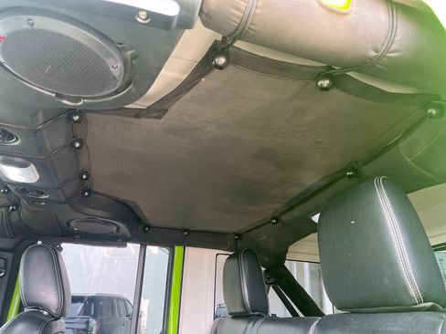 Used 2013 Jeep Wrangler Unlimited Rubicon image 20