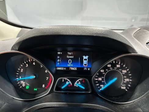 Used 2019 Ford Escape Titanium AWD/4WD image 8