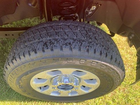 Used 2024 Ford F250 XLT w/ Snow Plow/Camper Package image 8