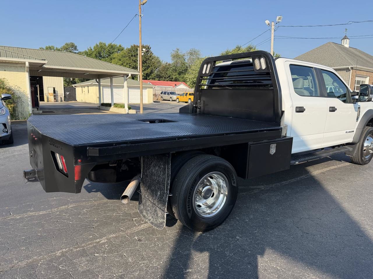 Used 2022 Ford F550 4x4 Crew Cab Super Duty w/ Power Equipment Group image 5