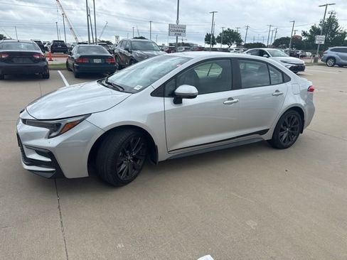 Used 2025 Toyota Corolla SE image 7