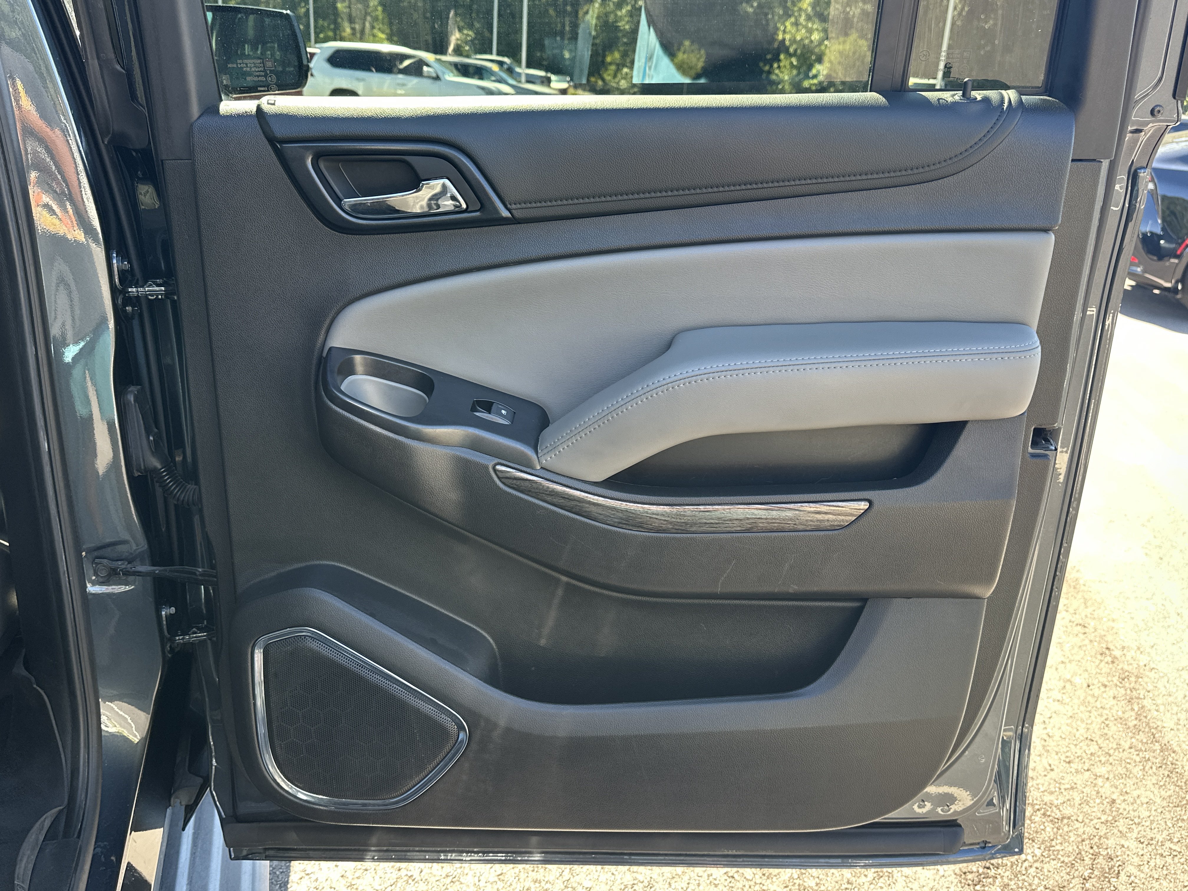 Used 2020 Chevrolet Suburban LT AWD/4WD image 16