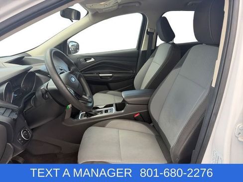 Used 2018 Ford Escape SE FWD image 10