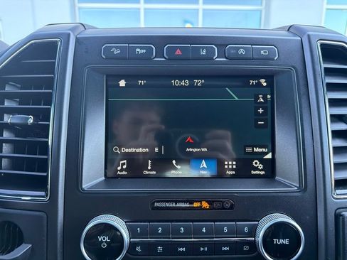 Used 2018 Ford Expedition Limited w/ Equipment Group 302A AWD/4WD image 14