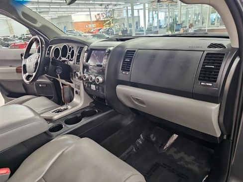 Used 2013 Toyota Sequoia Platinum image 8