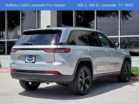 Used 2024 Jeep Grand Cherokee Limited w/ Black Appearance Package RWD image 7