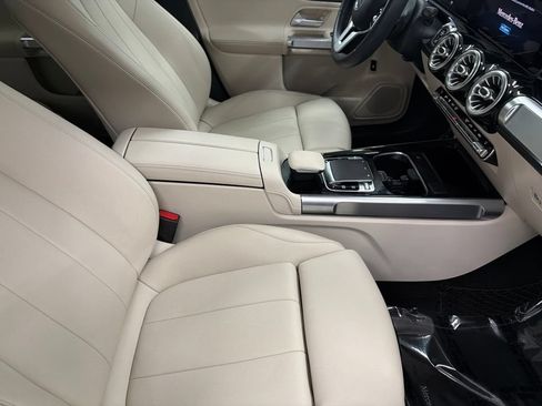 Certified 2020 Mercedes-Benz GLB 250 image 30