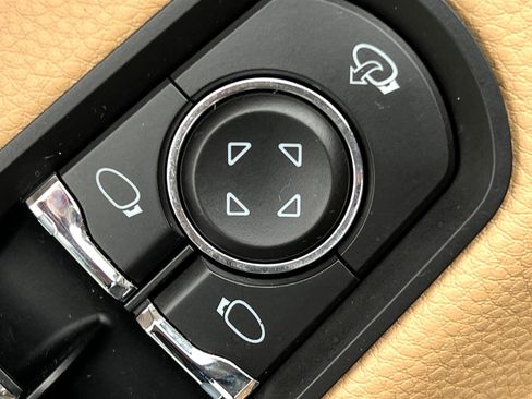 Used 2014 Porsche Panamera S image 51