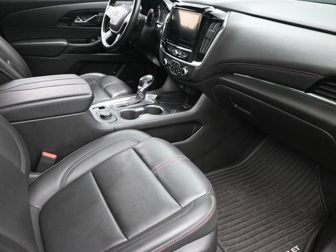 Used 2023 Chevrolet Traverse RS AWD/4WD image 9