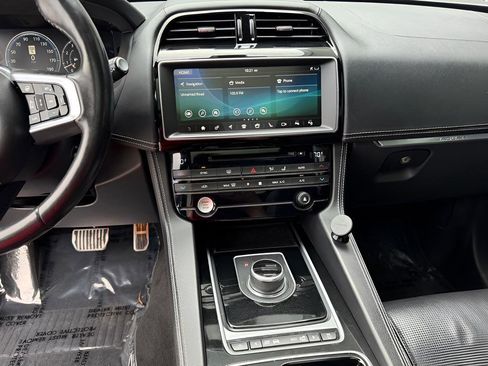 Used 2018 Jaguar F-PACE S AWD/4WD image 41