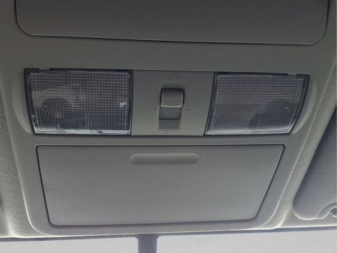 Used 2015 Nissan Frontier SV RWD image 26