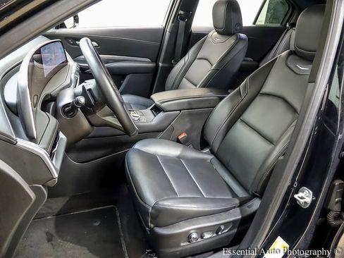 Certified 2025 Cadillac XT4 Premium Luxury image 9