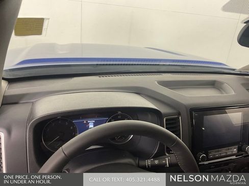 Used 2024 Nissan Frontier SV w/ SV Convenience Package RWD image 34