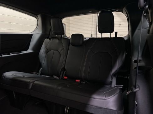 New 2026 Chrysler Pacifica Select FWD image 9