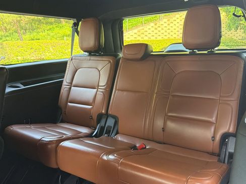 Used 2020 Lincoln Navigator L Reserve w/ Luxury Package AWD/4WD image 19