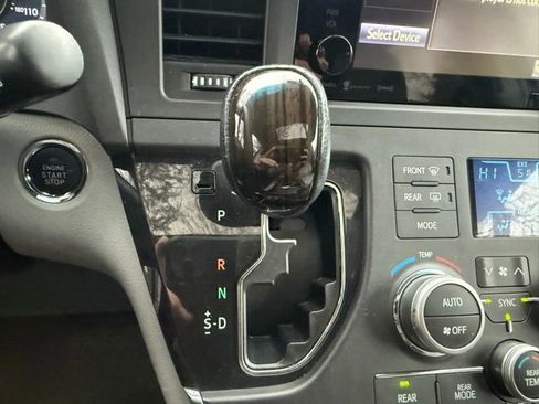 Used 2016 Toyota Sienna XLE w/ XLE Navigation Package image 15