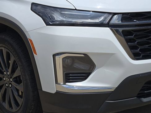 Used 2023 Chevrolet Traverse RS FWD image 30