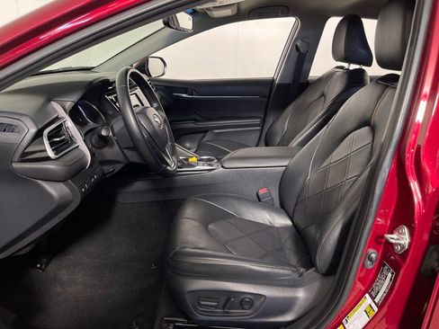 Certified 2018 Toyota Camry XLE FWD image 12