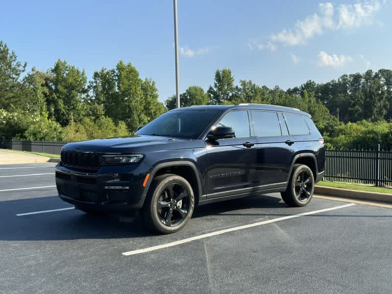 Used 2024 Jeep Grand Cherokee L Limited w/ Black Appearance Package RWD image 3