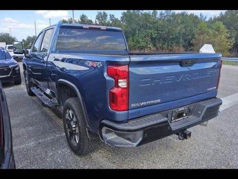 Used 2024 Chevrolet Silverado 2500 Custom w/ Custom Value Package image 2