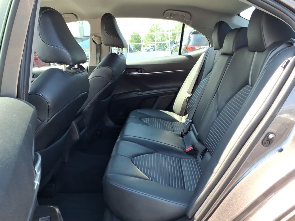 Used 2024 Toyota Camry SE w/ Convenience Package FWD image 4
