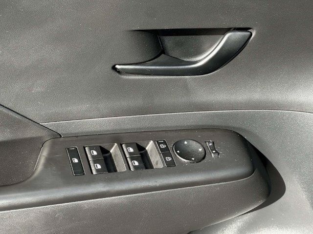 Used 2024 Hyundai Kona SE FWD image 16
