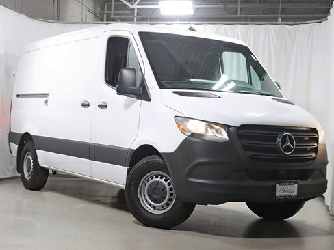 Used 2023 Mercedes-Benz Sprinter 2500 image 7