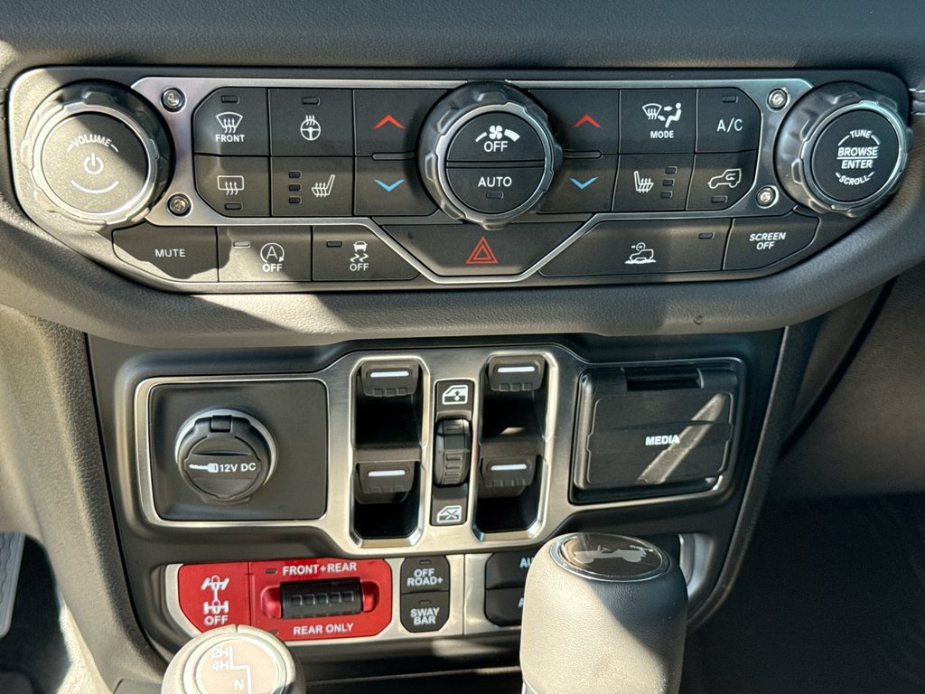 Used 2026 Jeep Wrangler Unlimited Rubicon AWD/4WD image 29