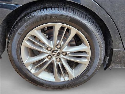 Used 2017 Toyota Camry SE image 22