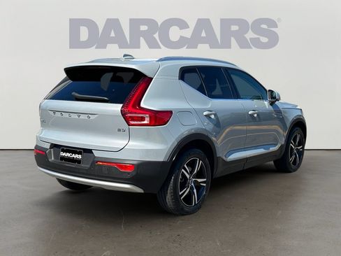 Used 2025 Volvo XC40 B5 Core AWD/4WD image 4