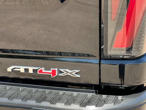 Used 2024 GMC Sierra 2500 AT4X AWD/4WD image 23