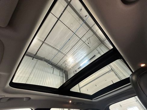 Used 2022 Jeep Cherokee Limited image 27