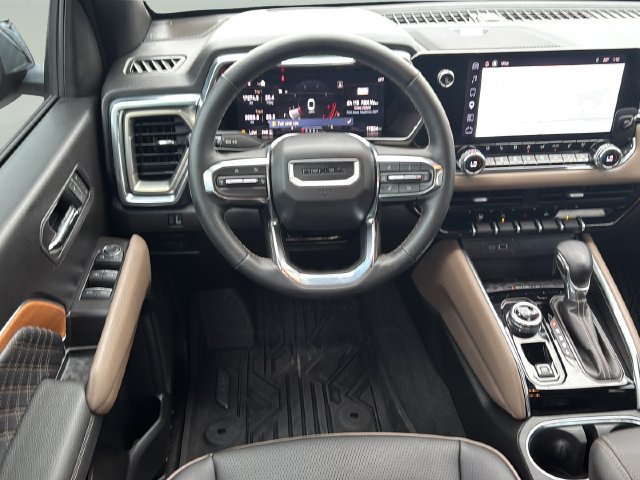 Used 2025 GMC Canyon Denali AWD/4WD image 15