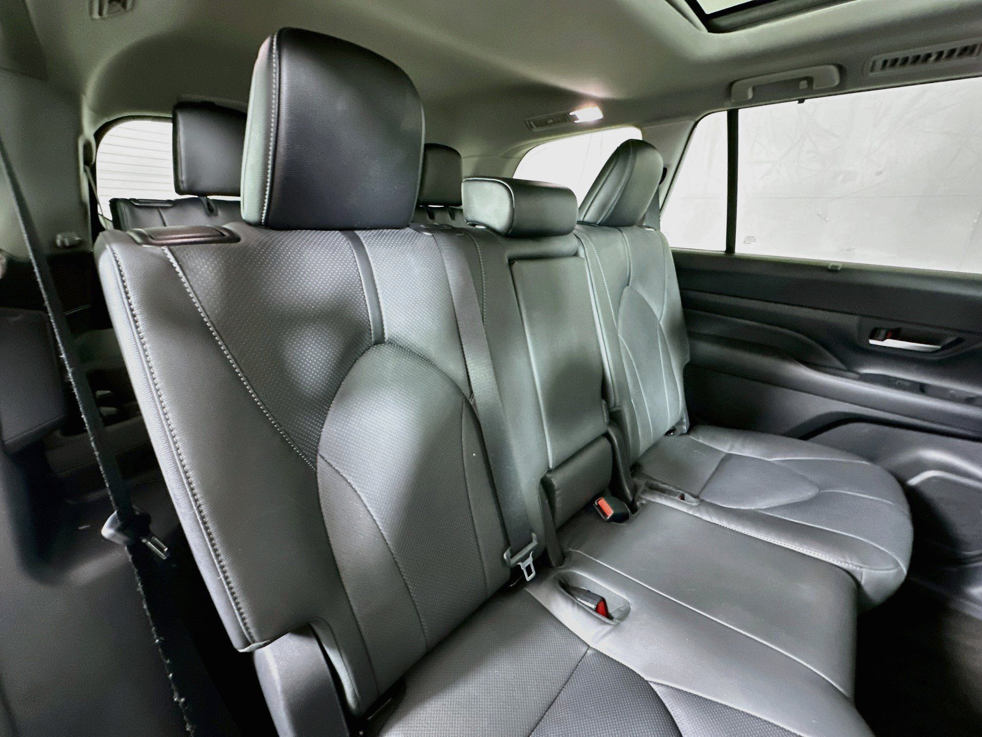 Used 2025 Toyota Grand Highlander AWD image 28