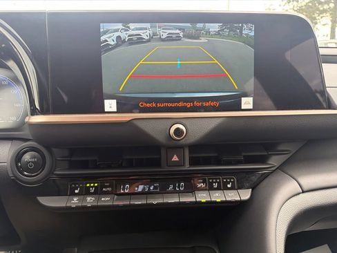 Certified 2026 Toyota Crown AWD/4WD image 33