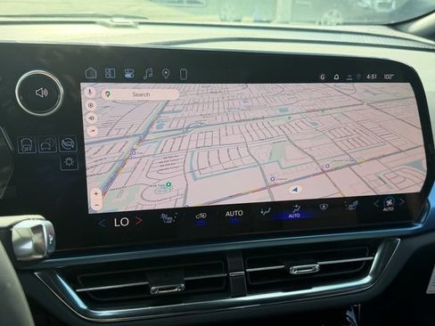 New 2026 Chevrolet Equinox EV LT w/ LPO, Blackout Package AWD/4WD image 15