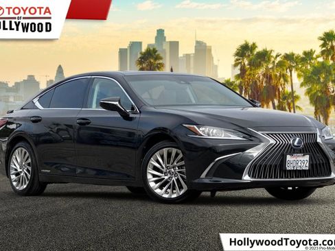 Used 2019 Lexus ES 300h w/ Accessory Package 2 image 1