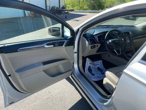 Used 2019 Ford Fusion SEL image 10