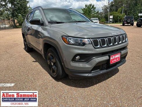 Certified 2024 Jeep Compass Latitude AWD/4WD image 1