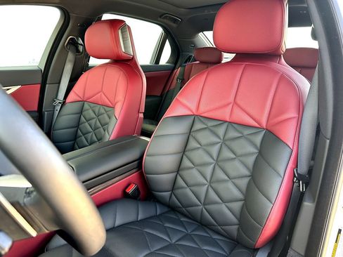 Certified 2025 BMW 740i image 13