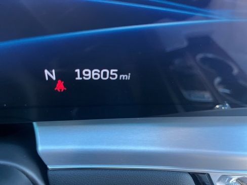 Used 2024 Cadillac Lyriq Luxury image 22