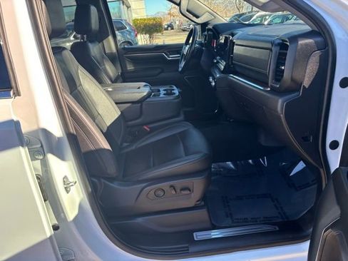Used 2024 GMC Sierra 1500 SLT image 38