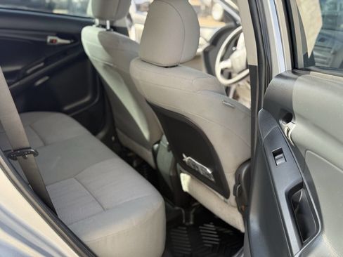 Used 2012 Toyota Matrix S image 7