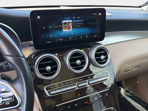 Used 2021 Mercedes-Benz GLC 300 image 23