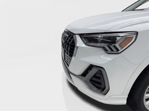 Used 2025 Audi Q3 2.0T Premium image 5