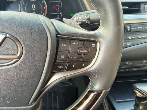 Used 2019 Lexus ES 350 w/ Premium Package FWD image 23
